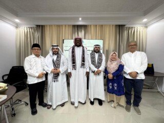 في مركز حروف العربية بالمدينة المنورة